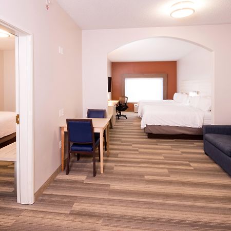 Holiday Inn Express Hotel & Suites Grand Blanc By Ihg Exterior photo