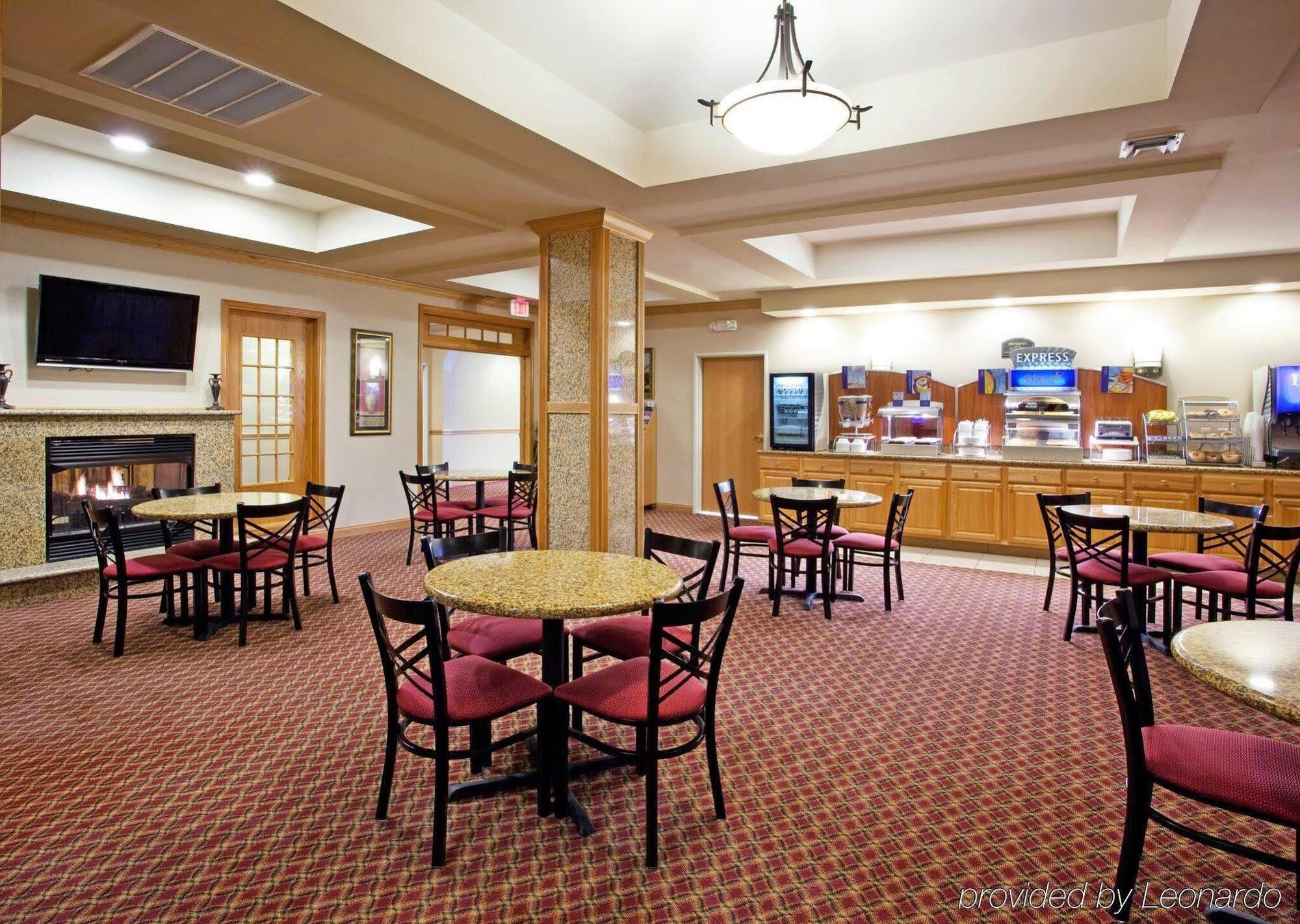 Holiday Inn Express Hotel & Suites Grand Blanc By Ihg Exterior photo