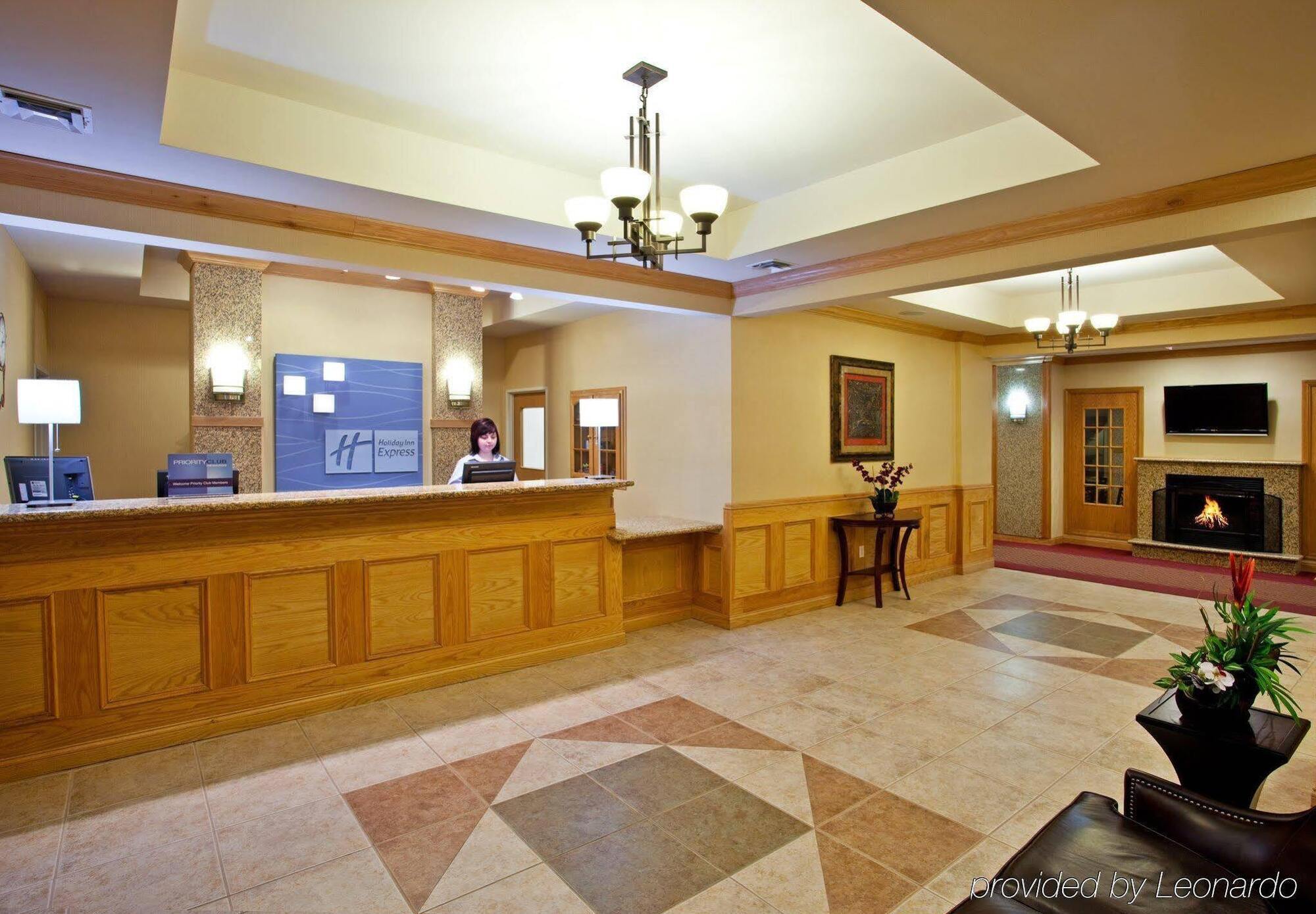 Holiday Inn Express Hotel & Suites Grand Blanc By Ihg Exterior photo